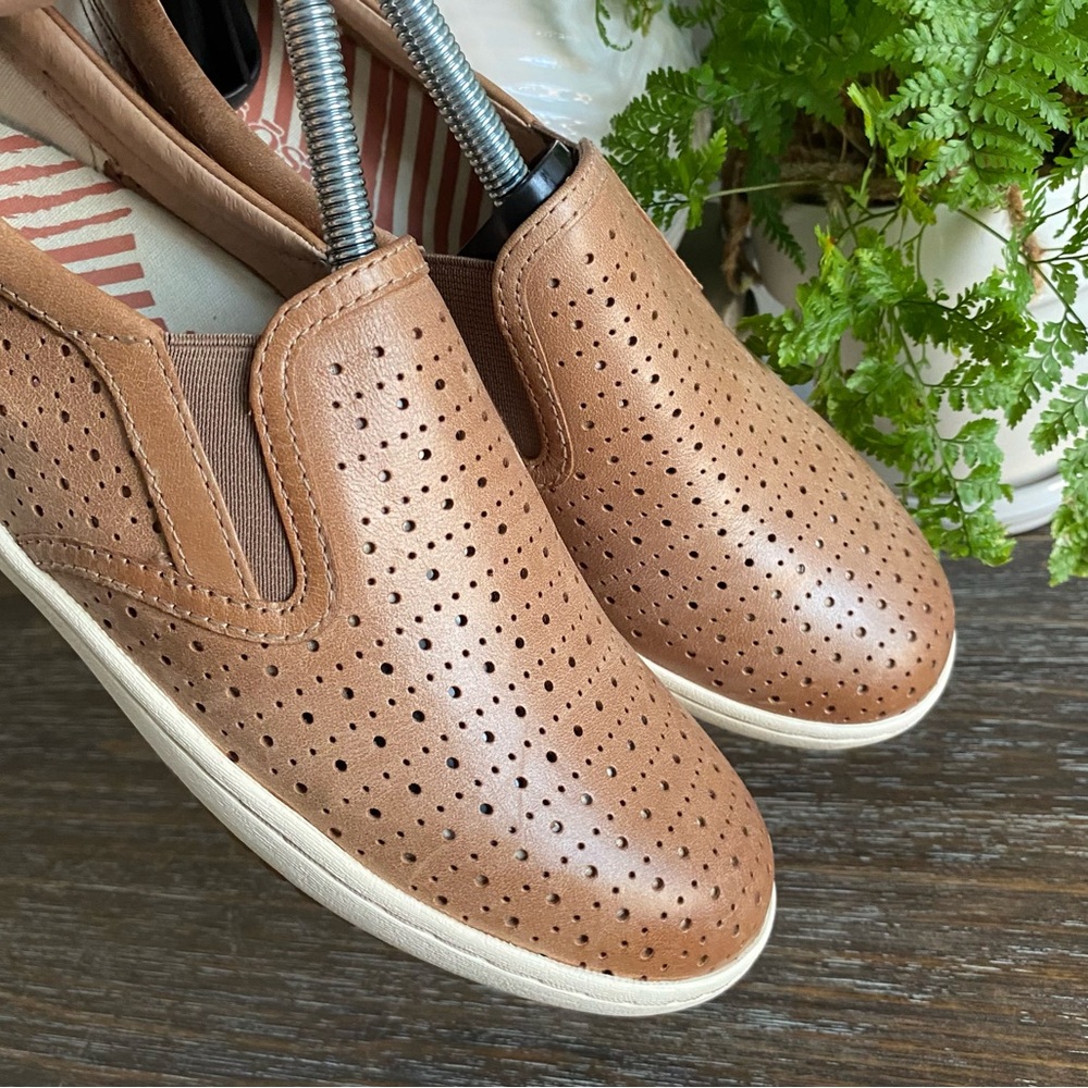 Taos Court Loafers Slip On Shoes
perforated Womens 7.5 Caramel Tan Brown - Picture 7 of 11